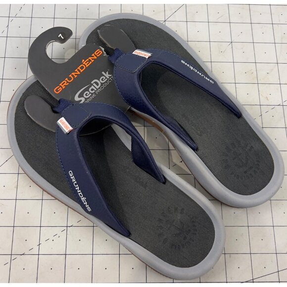 Grundens Women’s SeaDek Deck Mate Sandals Navy Blue Sz. 7 New - Picture 2 of 6